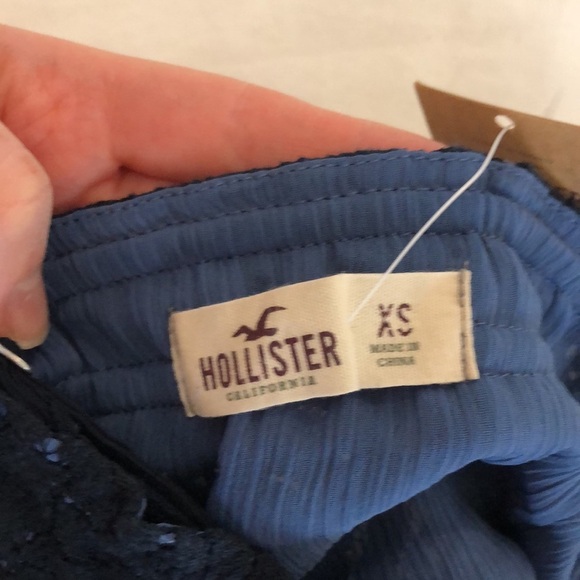 NWT Hollister navy lace peplum sleeveless blouse. Size XS. - Picture 6 of 9